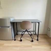 品川区大崎の賃貸物件/洗練されたデザイン家具を手がける「KIT」による別注のデスクとチェアを備えています