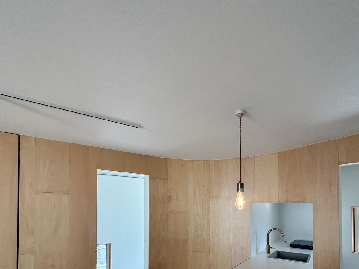 世田谷区代沢の賃貸物件/アーチと電球がいい具合にマッチしています