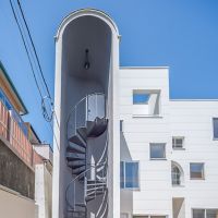 世田谷区代沢の賃貸物件/部屋に向かう、専用の螺旋階段。※竣工当初の写真です