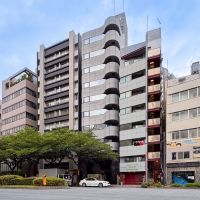 渋谷区広尾の賃貸物件/左から4番目が今回の建物