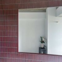 渋谷区恵比寿の売買物件/深みのある色味のタイル。窓のない開口部