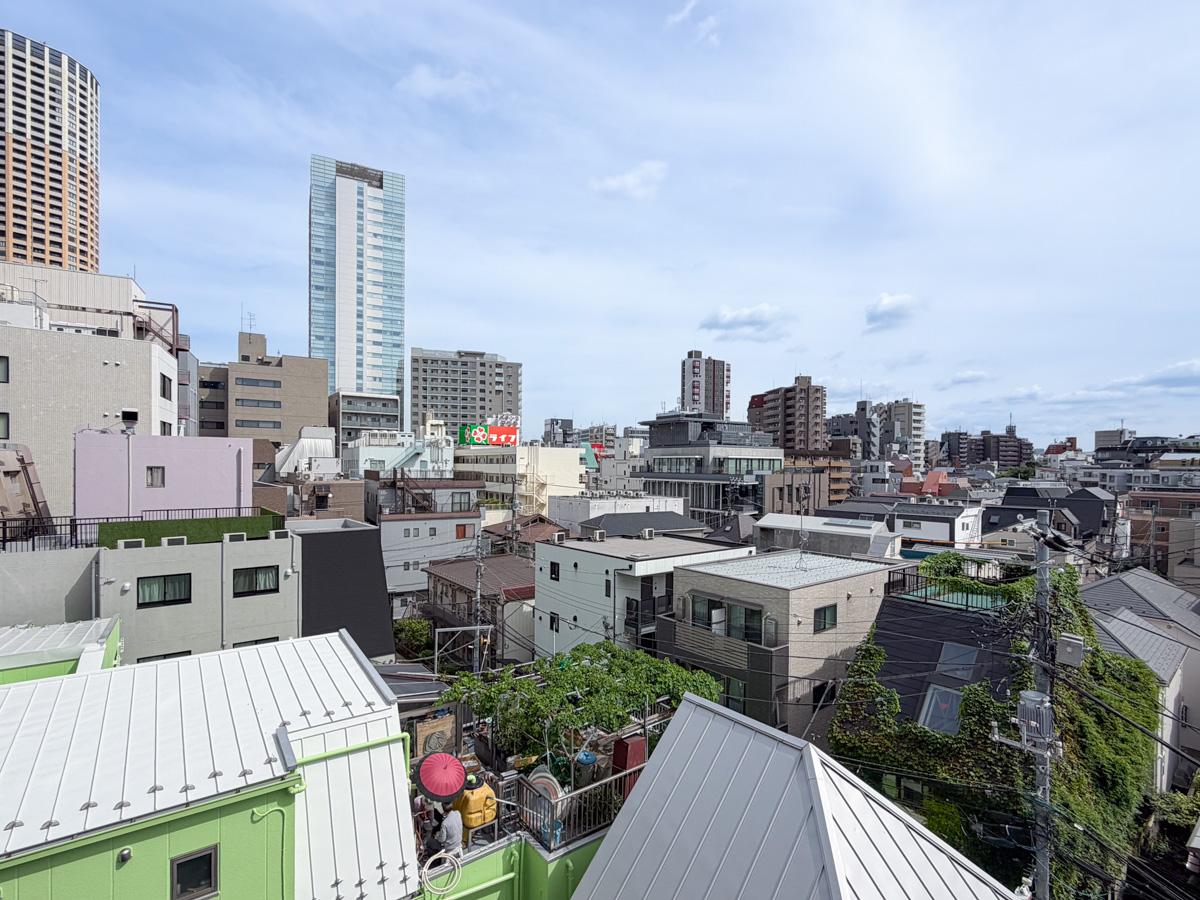 目黒区上目黒の賃貸物件/周りは高い建物が少なく気持ち良い