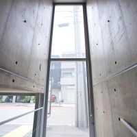 渋谷区上原の賃貸物件/路面からの入口がダイナミック！
