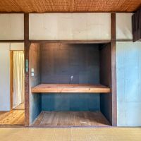 練馬区石神井台の売買物件/反対のアングル。押入のように造作したデスクスペース