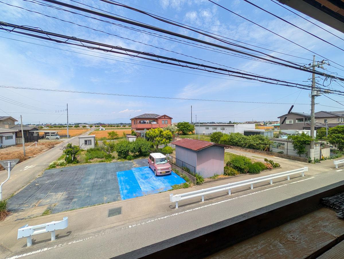 群馬県佐渡郡玉村町大字下新田字御殿の売買物件/2階窓からの視点　伸びをしたくなる景色
