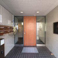 新宿区中落合の売買物件/エントランスはオートロック