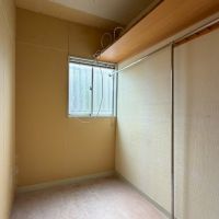 目黒区八雲の賃貸物件/ストックルーム。工夫次第で書斎としても使えそうです