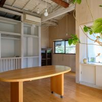 文京区白山の賃貸物件/折りたためる楕円のテーブル。人が集まる中心に