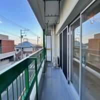 横浜市南区永田山王台の売買物件/バルコニーは細めですが長い