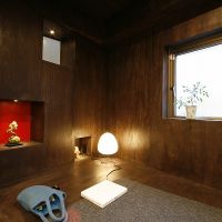 神奈川県相模原市南区相模大野の売買物件/リビングがモルタル床なので、ゴロンとくつろげるようにと設けられたヌック