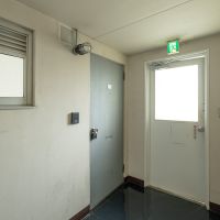 杉並区阿佐谷南の賃貸物件/玄関。横は非常階段につながります