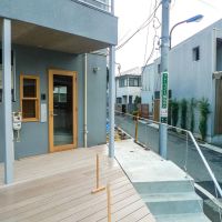 練馬区桜台の賃貸物件/108の顔。右奥には三角の形をしたスペースがあり、土いじりなども相談可能