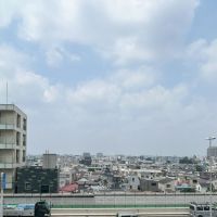 世田谷区上馬の賃貸物件/東側の窓の先には首都高が通っています。個人差はあるものの、日常音に消される程度の音が聞こえてきます