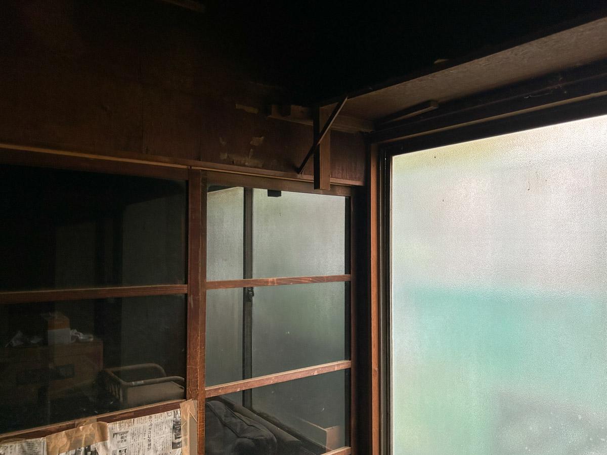 練馬区旭丘の賃貸物件/木製のサッシが良い味わいを出しています