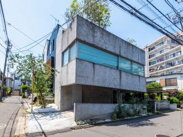 世田谷区三軒茶屋の売買物件/公園のような住宅