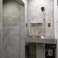渋谷区神宮前の賃貸物件/ステンレスの流し。電気温水器付きなのでちゃんとお湯が使えるのもポイント（103号室）