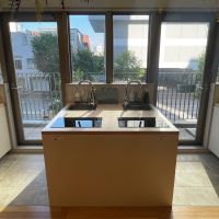 墨田区本所の賃貸物件/2F：自宅のキッチンではなかなかお目にかかれない、料理教室のような景色