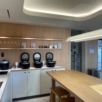 墨田区本所の賃貸物件/2F：キッチンユニットも調理家電も十分に用意されています