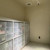 墨田区本所の賃貸物件/2F：キッチン横にはパントリーを設け、"個人収納ボックス"は専用で利用できます