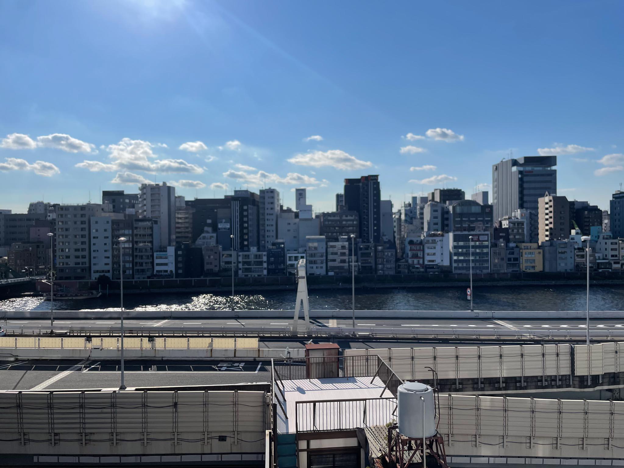 墨田区本所の賃貸物件/801：西側の部屋からは、隅田川を望む景色が広がります