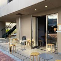 墨田区本所の賃貸物件/エントランス横にはコーヒースタンドもあります