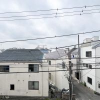 目黒区上目黒の売買物件/目の前の眺めは程よく抜けている