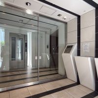 新宿区市谷砂土原町の賃貸物件/エントランス