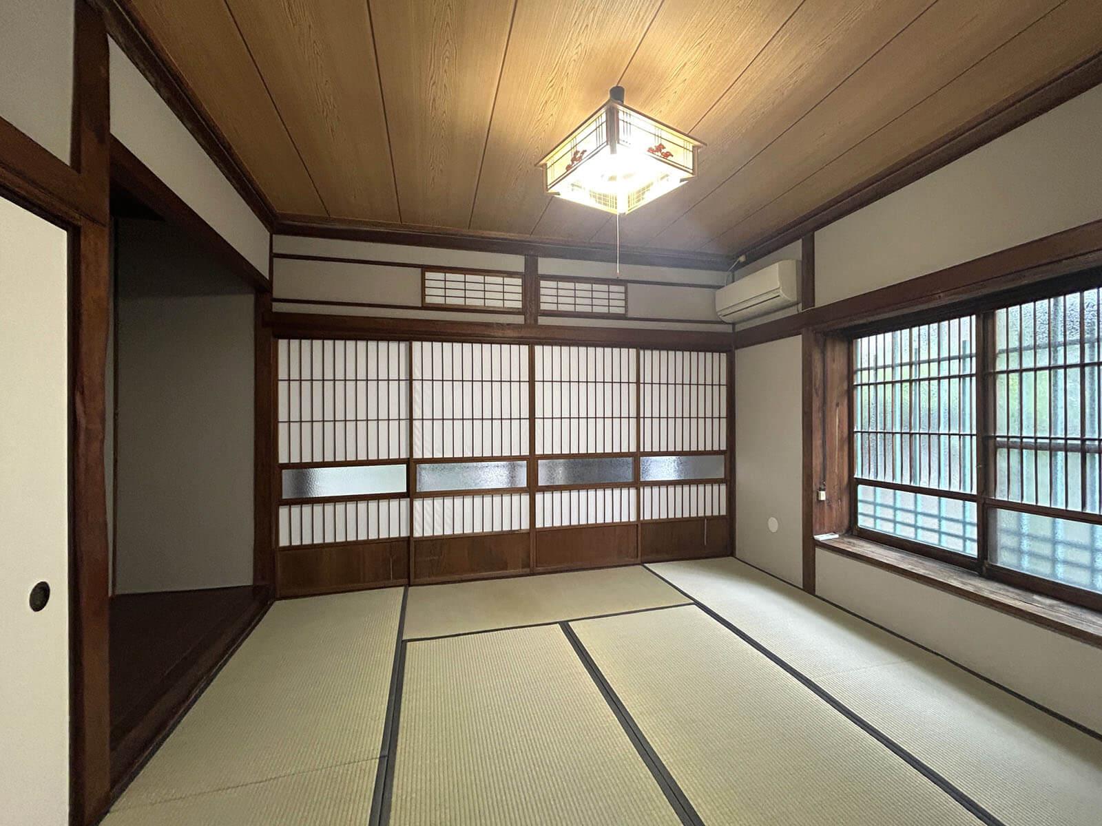 板橋区常盤台の賃貸物件/障子の枠や窓の桟など時代を感じる細かなつくり