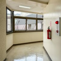 渋谷区代々木の売買物件/共用廊下も時代を感じさせてくれます