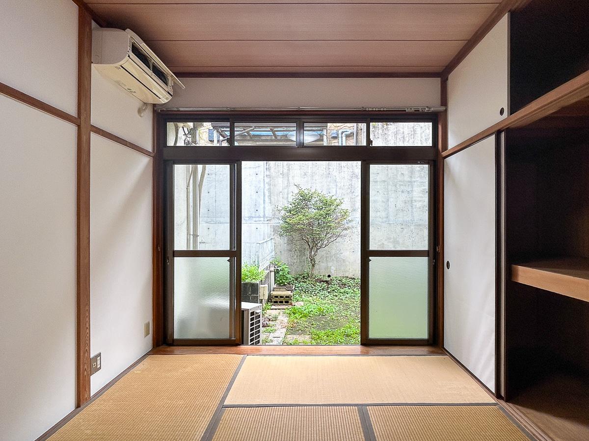 杉並区西荻北の賃貸物件/西側の和室は庭と繋がります