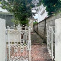 杉並区西荻北の賃貸物件/門扉のデザインも愛らしい