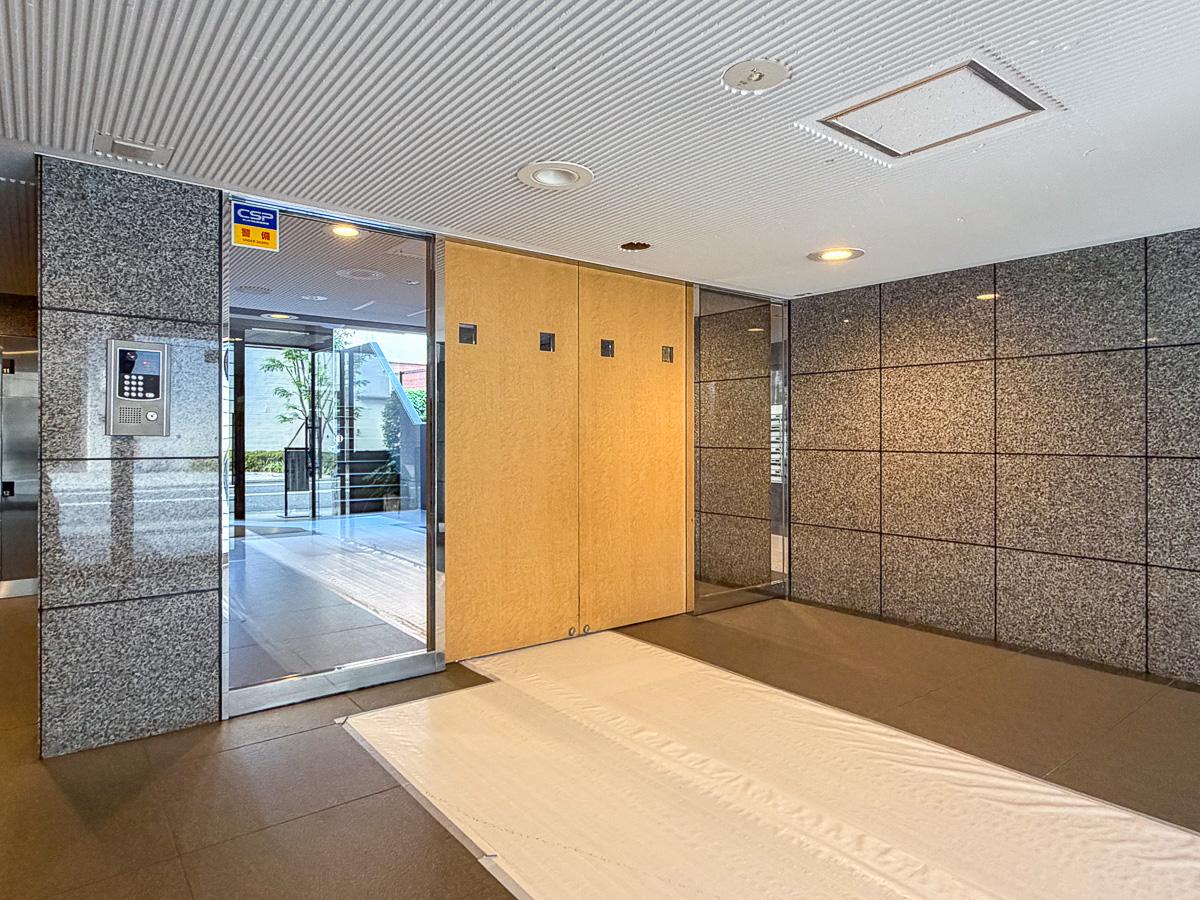 目黒区目黒本町の賃貸物件/エントランスはオートロック