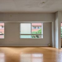 目黒区大橋の賃貸物件/玄関から室内を見る