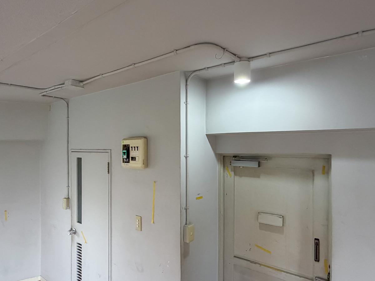 目黒区大橋の賃貸物件/剥き出しの電線管がニクい