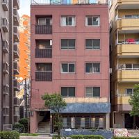 目黒区大橋の賃貸物件/外観。1階には雰囲気の良い蕎麦屋が入っています