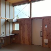 神奈川県川崎市麻生区岡上の賃貸物件/玄関を入るとすぐにリビング