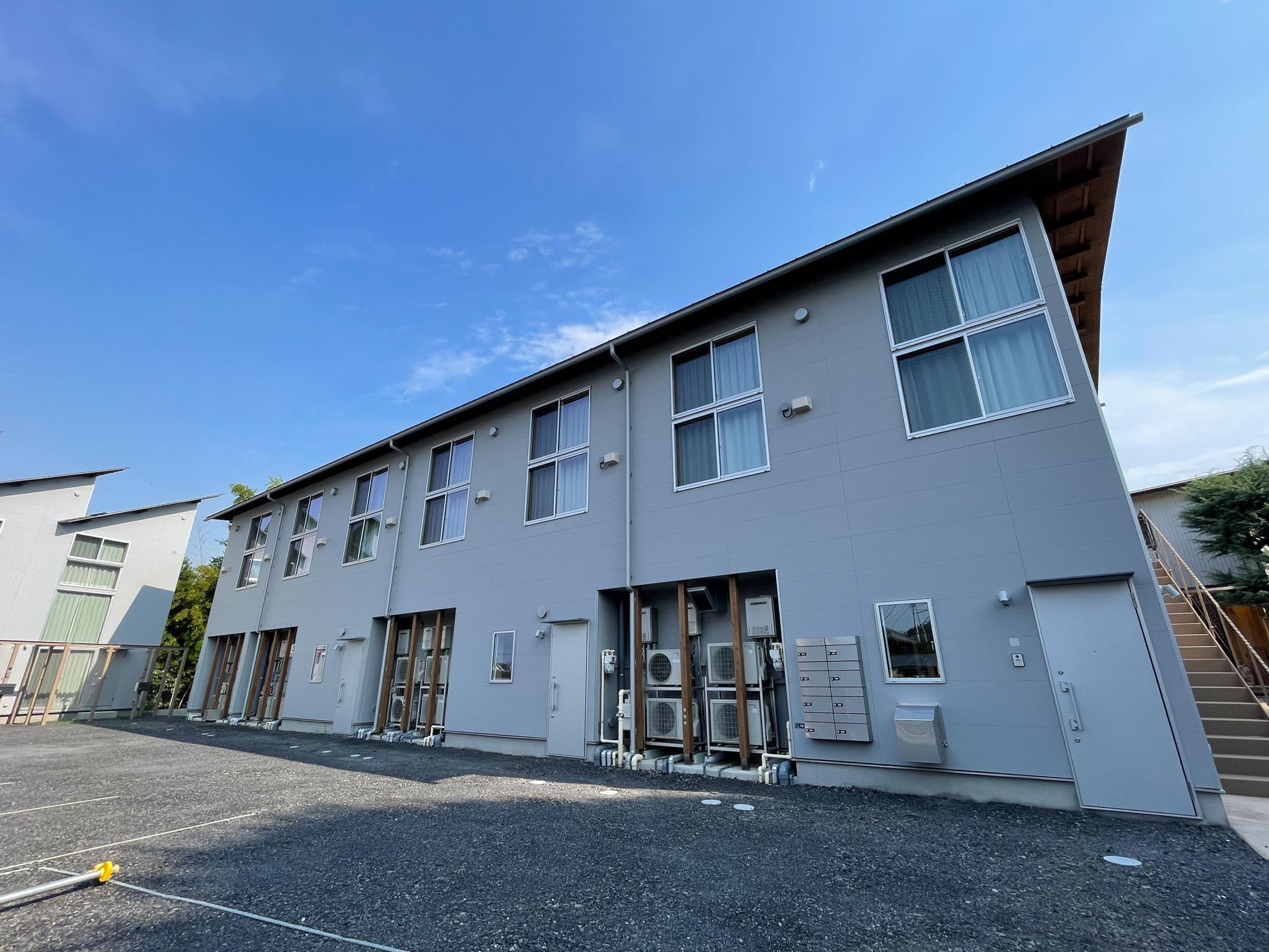 神奈川県川崎市麻生区岡上の賃貸物件/外観を北側から