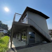 神奈川県川崎市麻生区岡上の賃貸物件/敷地内にもう1棟。こちらはA棟です