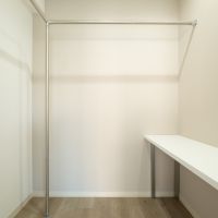 杉並区高井戸西の賃貸物件/収納スペースはゆとりがあります。中には小さなテーブルが備え付け
