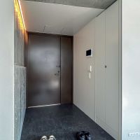 渋谷区東の賃貸物件/E（705）：玄関。シューズボックス付き