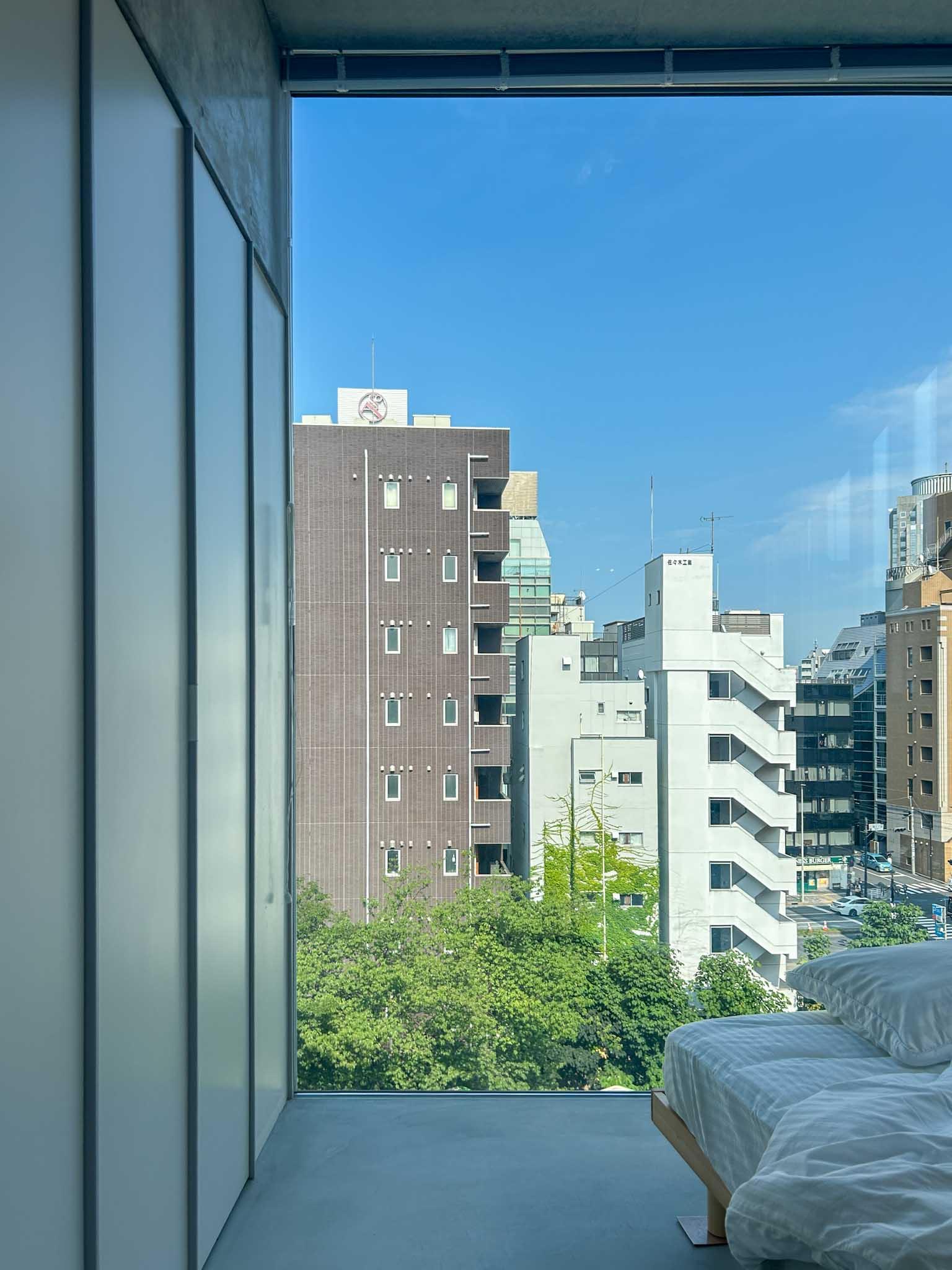 渋谷区東の賃貸物件/C（703）：写真で見ると、本当に窓あるの？と思うほど存在感がありません