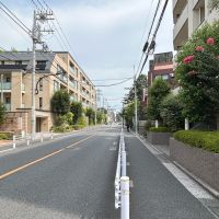 目黒区東が丘の売買物件/前面を通る自由通り
