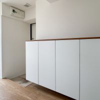 世田谷区下馬の賃貸物件/玄関側には容量のあるシューズボックス