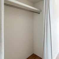 世田谷区下馬の賃貸物件/廊下にウォークインクローゼットがついています