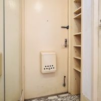 渋谷区上原の賃貸物件/玄関はミニマル。オープンな靴収納があります