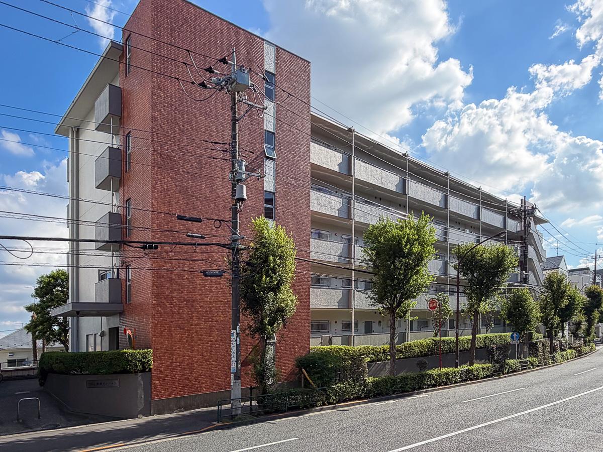 杉並区和泉の賃貸物件/どっしりとした佇まいのレトロマンション