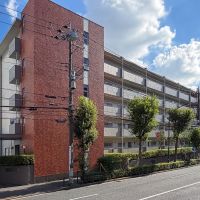 杉並区和泉の賃貸物件/どっしりとした佇まいのレトロマンション