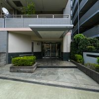 三鷹市下連雀の売買物件/エントランス