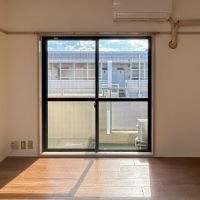 目黒区中央町の賃貸物件/洋室の窓は西に面しています