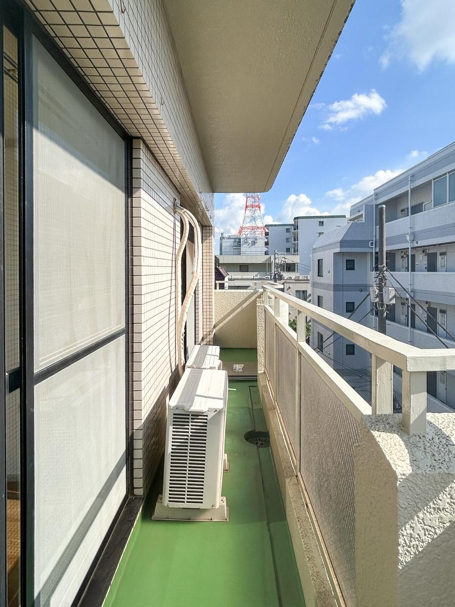 目黒区中央町の賃貸物件/細長いベランダつき